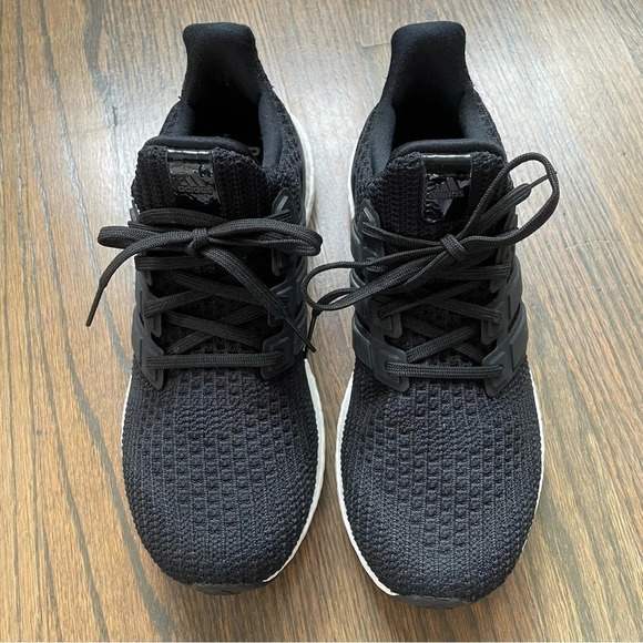 ADIDAS Ultra Boost DNA 4.0 in Core Black/Cloud White Men’s size 7 - Picture 2 of 12